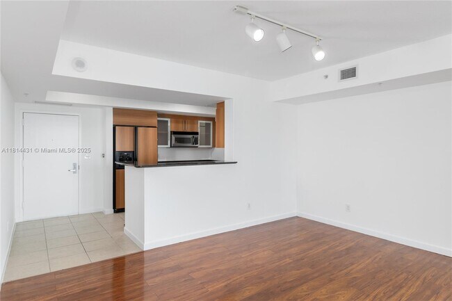 Foto del edificio - 335 S Biscayne Blvd
