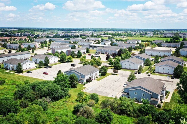 Foto del edificio - Tallgrass Apartments