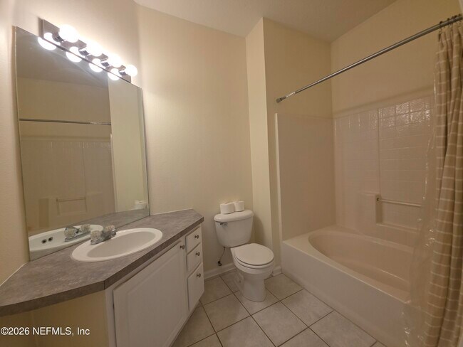 Foto del edificio - 10550 Baymeadows Rd