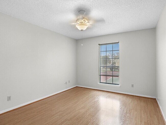 Building Photo - 2800 Jeanetta St