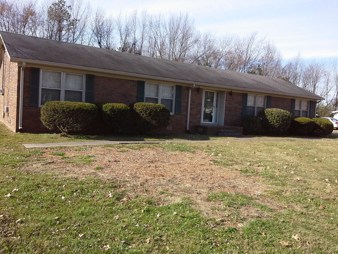 1212 Lakeshore Dr Unit 12, Murfreesboro, TN 37130 Apartments in