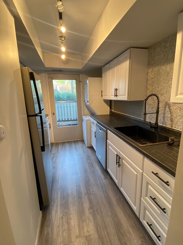 Foto principal - 7376 Countrybrook Dr