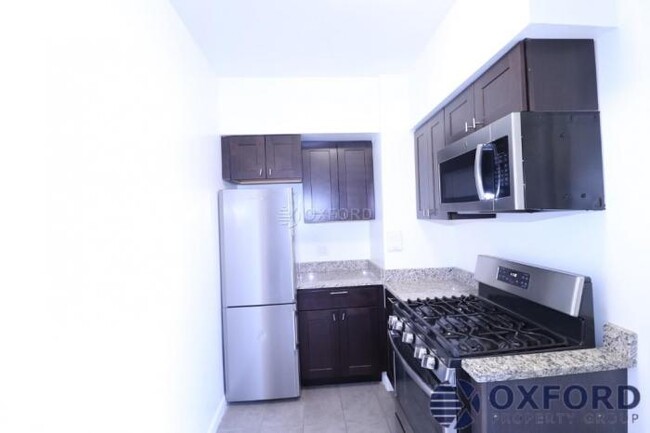 Foto del edificio - 1 bedroom in Queens NY 11354