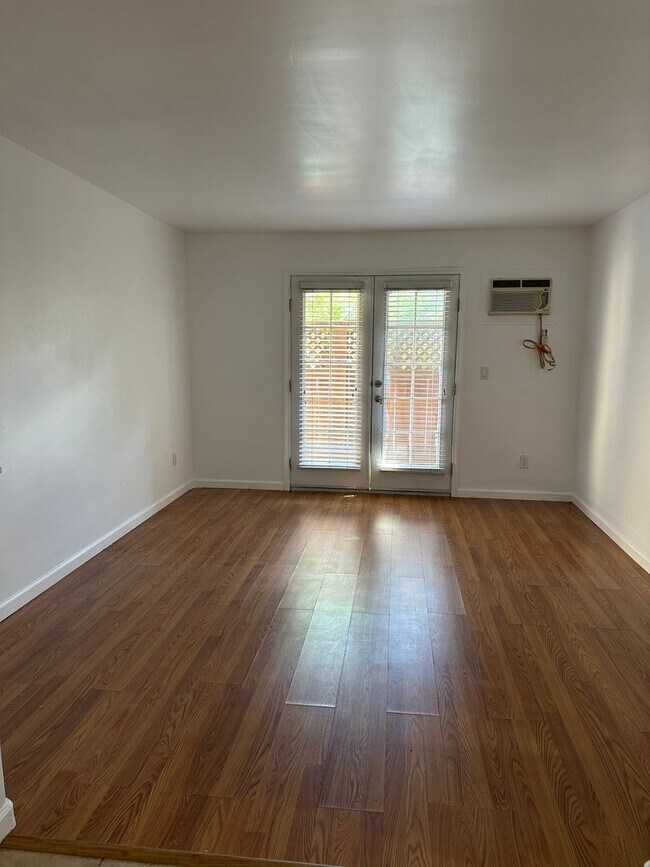 Foto del edificio - 54TH ST - Beautiful 1/1 Condo w Patio, Stainless Kitchen, Near SDSU!