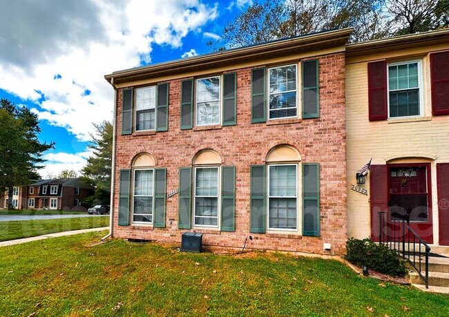 Building Photo - 20200 Maple Leaf Ct