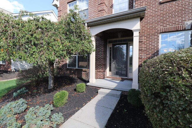 Building Photo - 417 Courchelle Dr