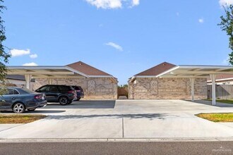 Building Photo - 905 W Kohala Ave
