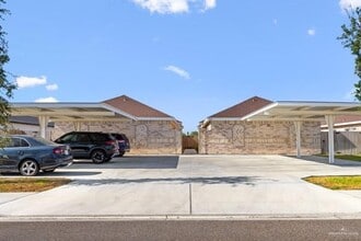 Building Photo - 905 W Kohala Ave