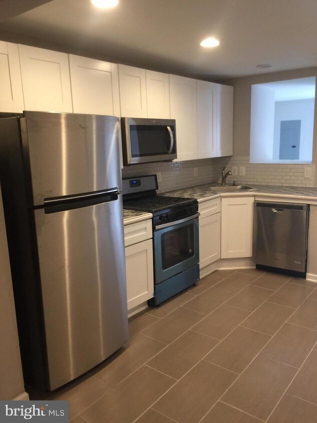 Foto principal - 2405 Orleans St