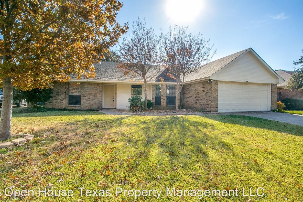 Primary Photo - 3 br, 2 bath House - 714 Lakewood Ln