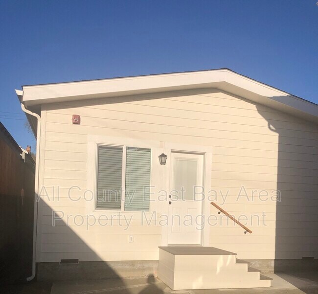 Building Photo - 6807 Stockton Ave