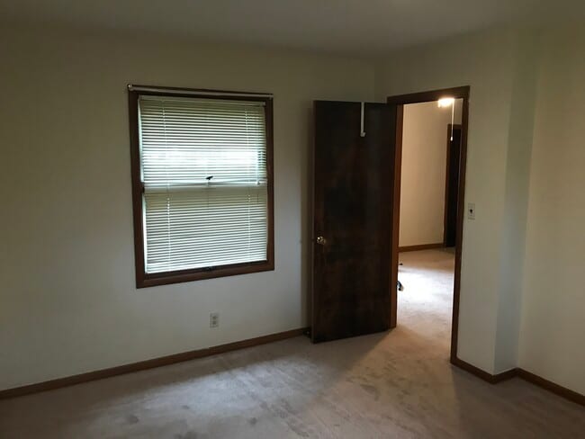 Foto del edificio - 4351 Dover Center Rd