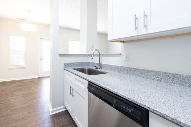 Building Photo - Steeplechase at Shiloh Crossing