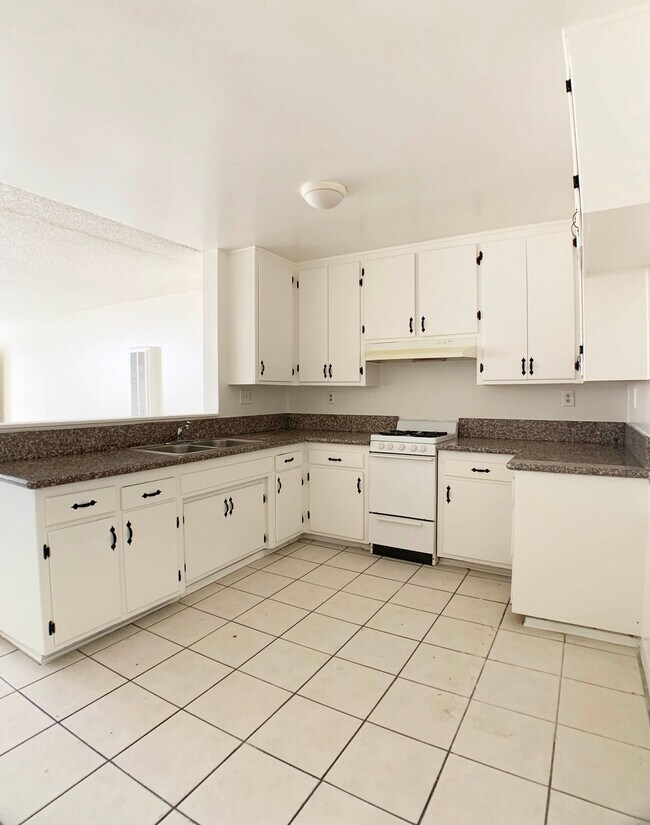 Foto del edificio - 3013 Garnet Ln