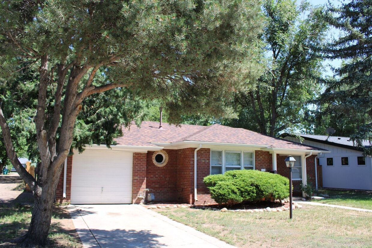 Primary Photo - Charming Bungalow in Prime Fort Collins Lo...