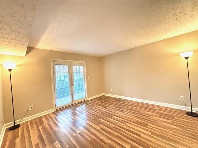 Building Photo - 1011 Dunbar Dr