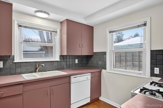 Foto del edificio - 13336 Balfour Ave