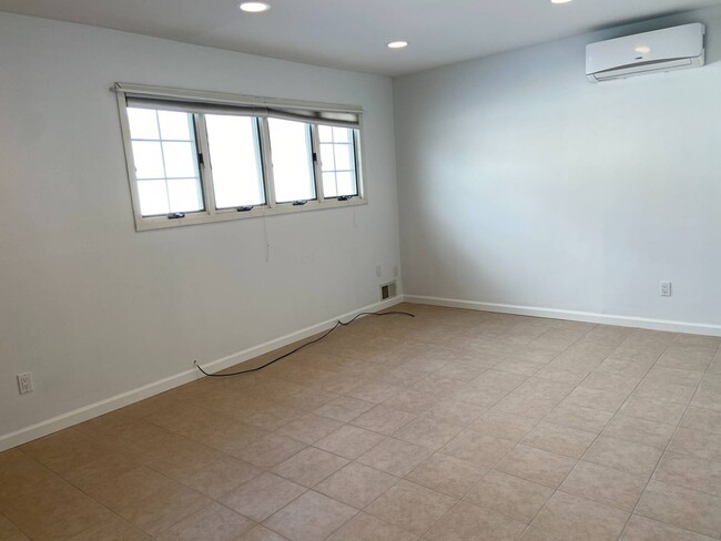 Building Photo - 116 Fieldstone Rd