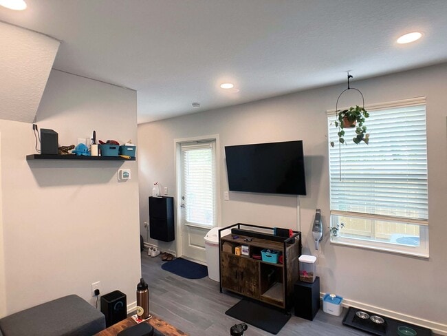 Building Photo - Porter's Parkside - New One Bedroom, One B...