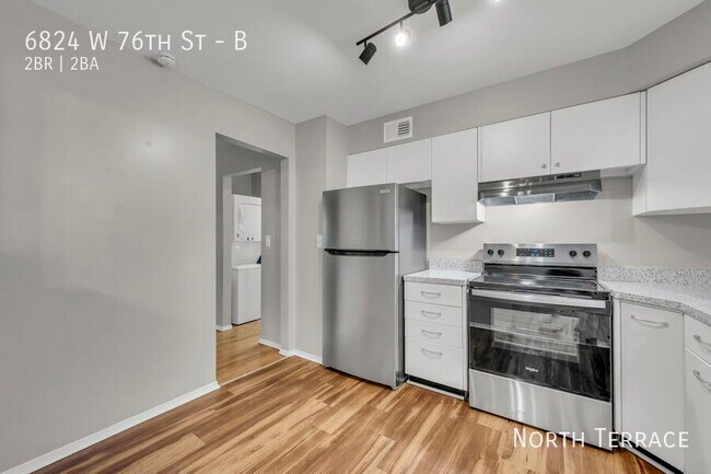 Foto del edificio - 6824 W 76th St