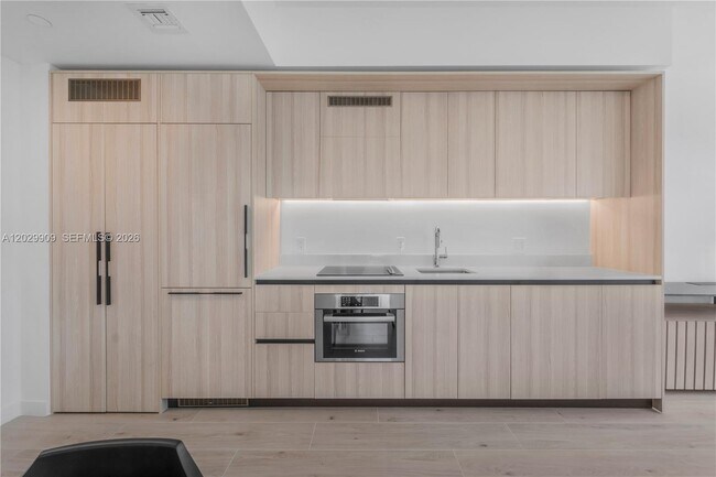Foto del edificio - 225 N Miami Ave
