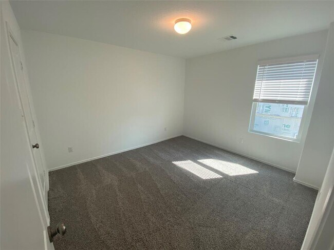 Building Photo - 204 Red Buckeye Loop