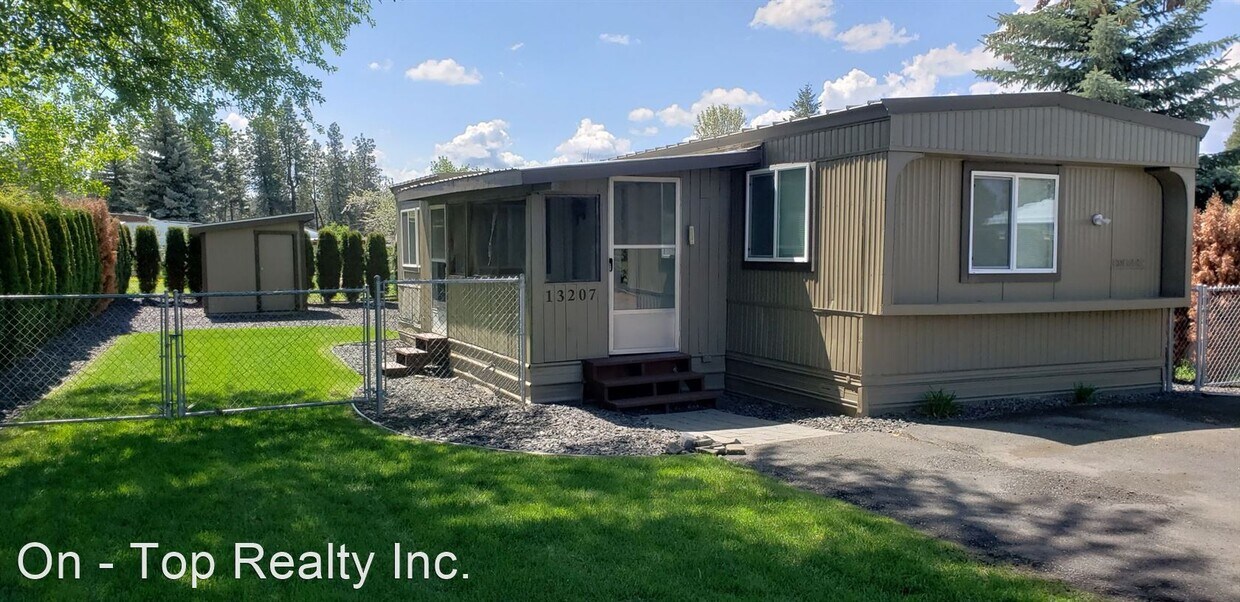 Primary Photo - 3 br, 2 bath House - 13207 W. Medical Lake...