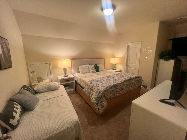 Photo - 1415 Field Dr House