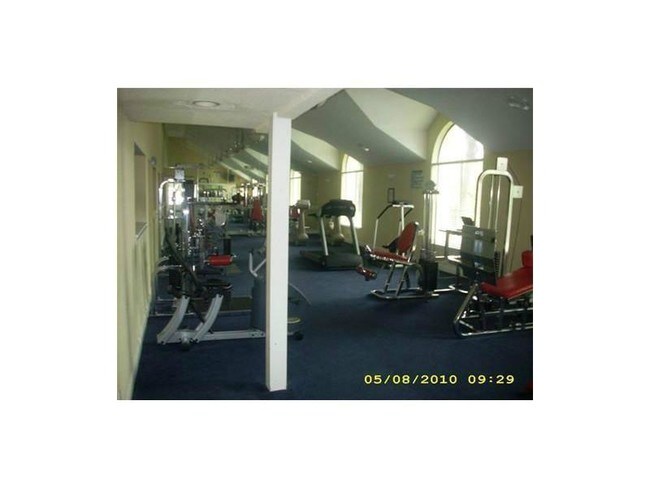 Foto del edificio - 3390 Pinewalk Dr N