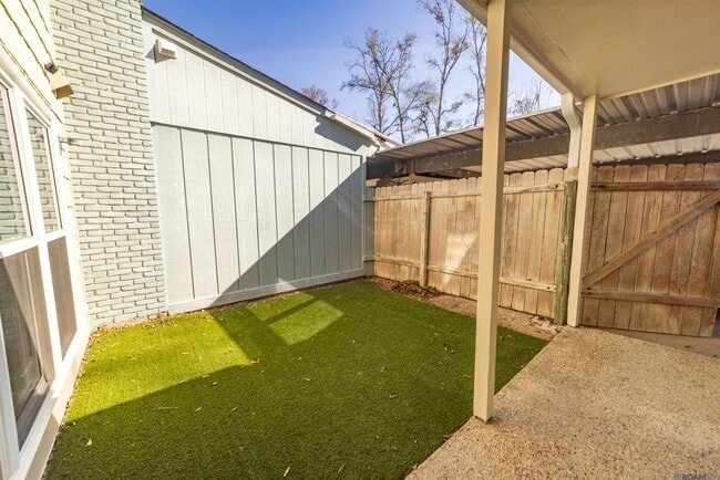 Building Photo - 5648 Riverstone Dr