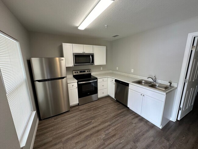 Foto del edificio - 5580 NE 35th St