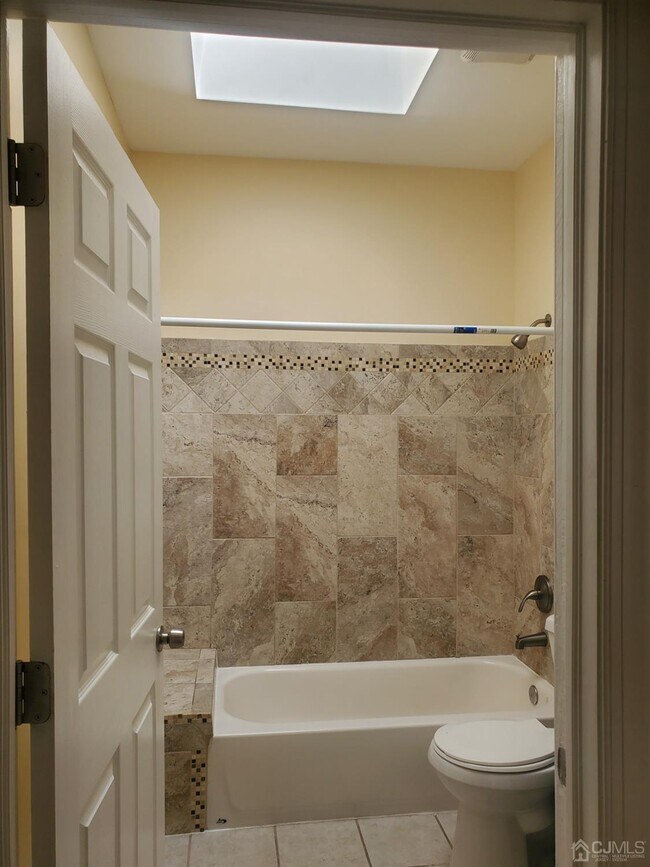 Building Photo - 115 N Broadway