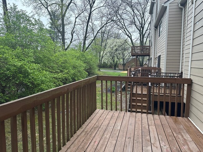 Building Photo - 9310 Hunters Creek Dr