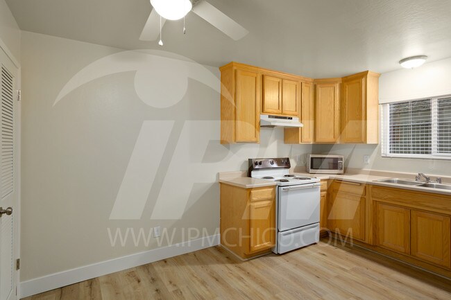 Foto del edificio - 1119 W Sacramento Ave