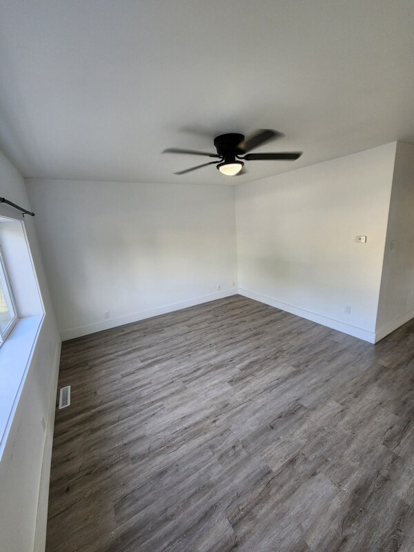 Foto del edificio - 306 Prentice Ave