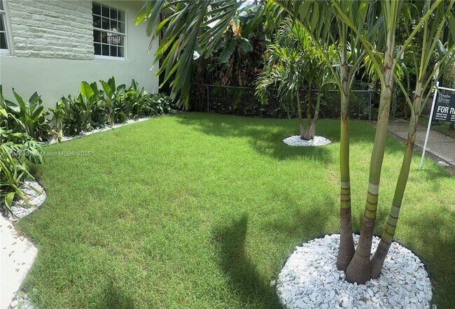 Foto del edificio - 4725 NE Miami Ct
