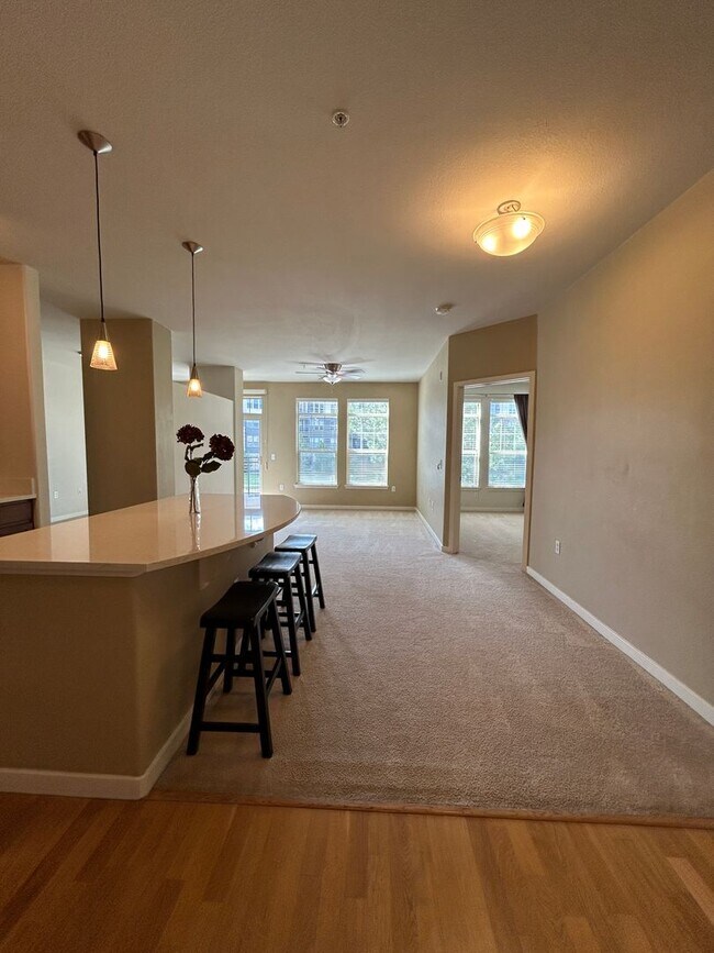 Photo - One Bedroom Condo Available For Rent at Va...