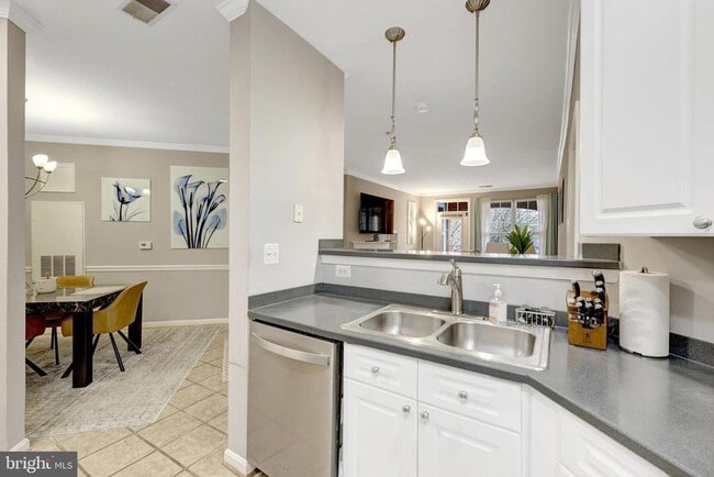 Building Photo - 8181 Carnegie Hall Ct