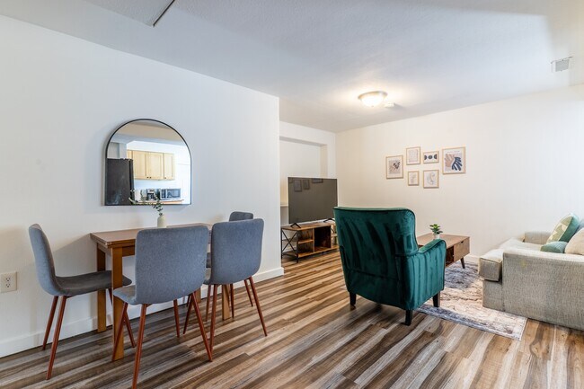 Foto del edificio - 9021 8th Ave S