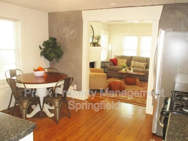 Foto del edificio - 1069 S Broadway Ave