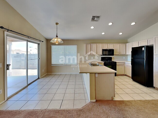 Foto del edificio - 5501 N 103rd Dr