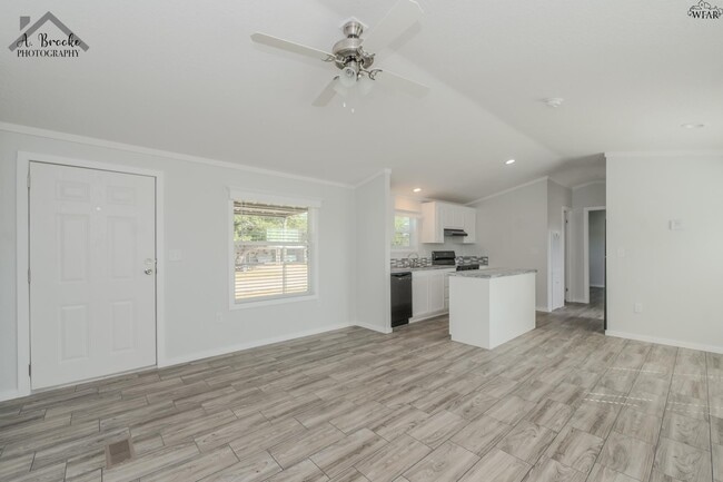 Foto del edificio - 106 S Pacific Ave