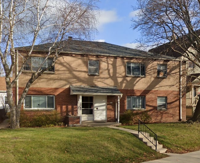 Building Photo - 3140 S Kinnickinnic Ave