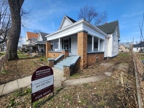 Building Photo - 1018 6th Ave