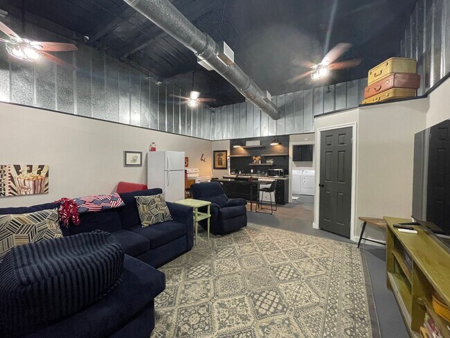 Foto del edificio - Studio 421: Urban Edge. West Texas Soul.