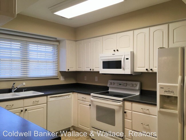 Building Photo - 3 br, 2.5 bath House - 1321 Wenlock Road