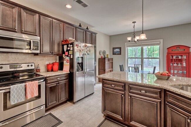 Building Photo - 440 Edenhall Dr
