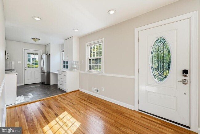 Foto del edificio - 4107 Mitscher Ct
