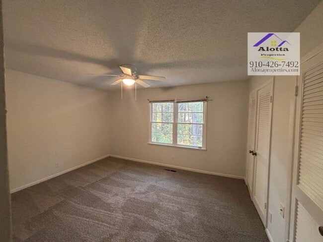 Foto del edificio - 573-E Winding Creek