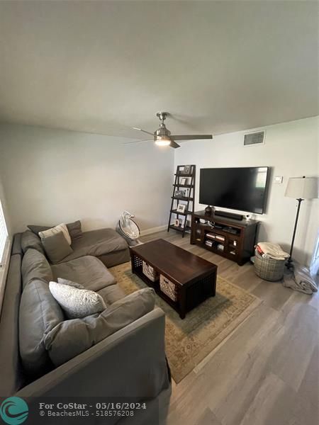 Building Photo - 10717 La Placida Dr